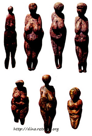 Рис. 42. Скульптуры женщин верхнего палеолита